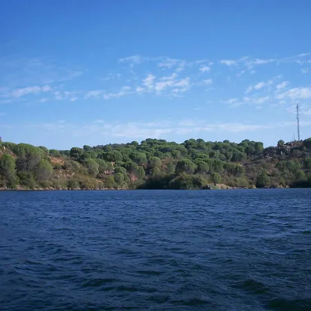 Cabana De Madera Junto Al Lago Las Jaras Cordoba Exterior photo