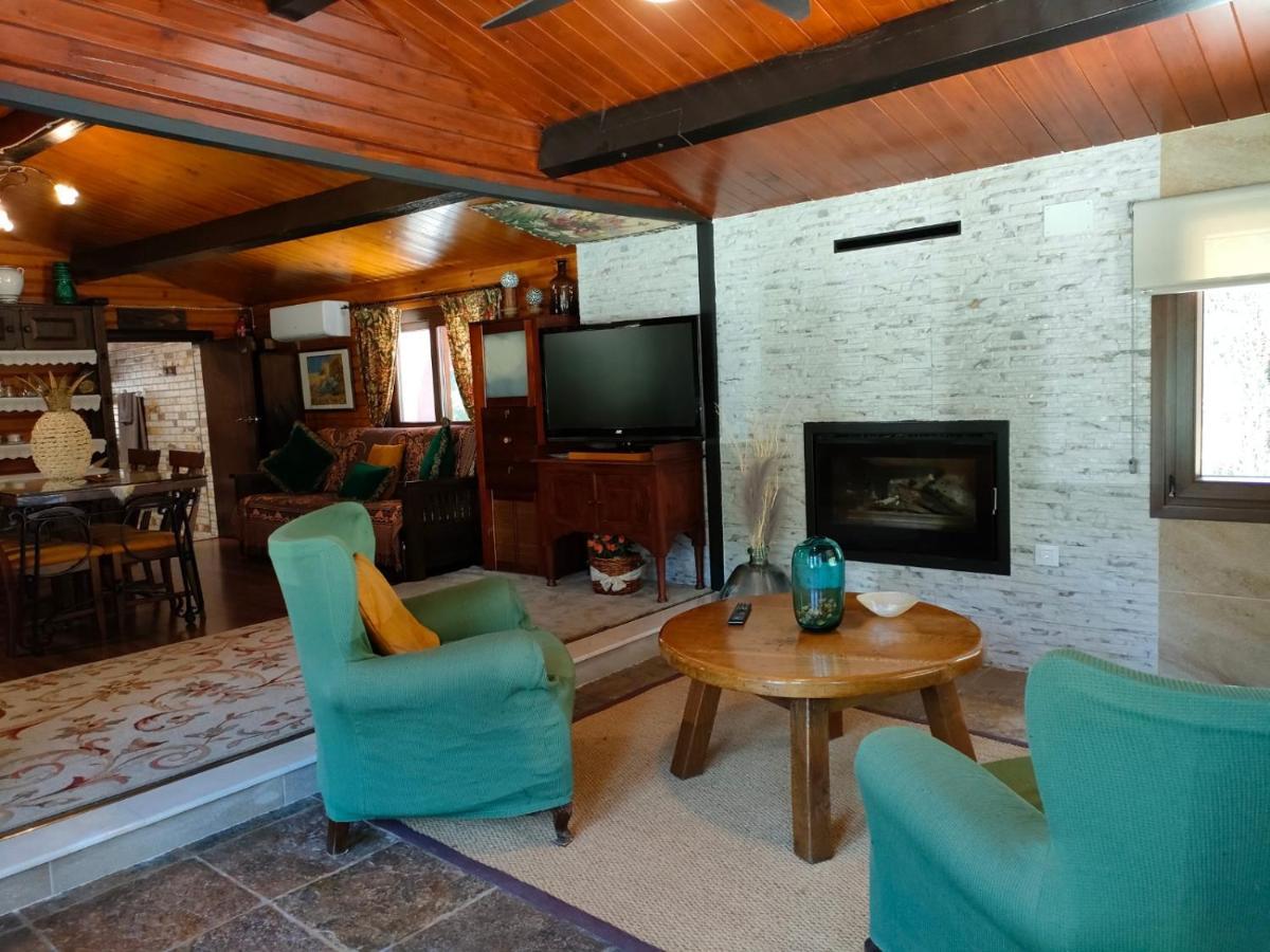 Chalet De Madera Junto Al Jaras Cordoba